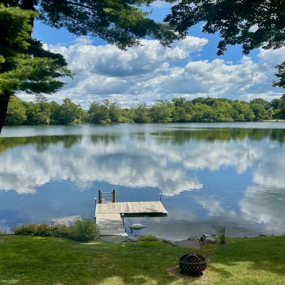 Lakeside Cottage - Image 1